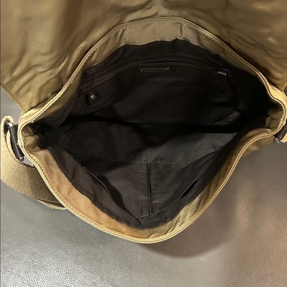 Banana Republic Messenger Bag 17x13 - Picture 6 of 10